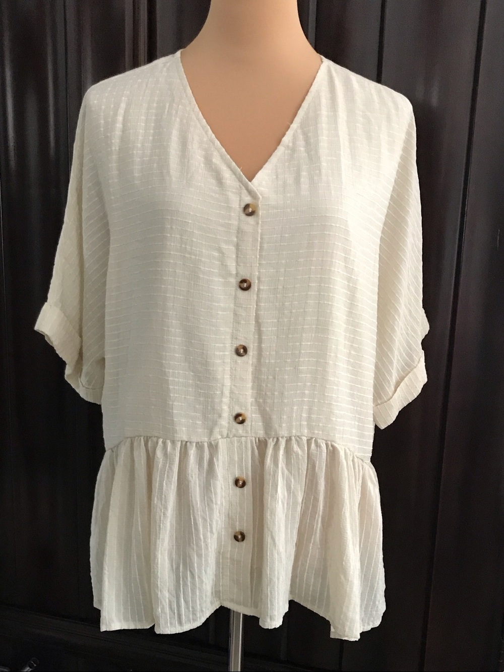 Women's Cream Button-Front Peplum Top - Unbranded